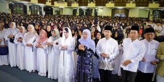 Gubernur Jatim Bersama 4.000 Hafiz Gelar Doa untuk Para Pahlawan dan Korban Musibah PP Al Khoziny