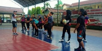 Atlet Bola Voli Kabupaten Kediri Panasi Mesin Sambut Pra Porprov VIII Jatim