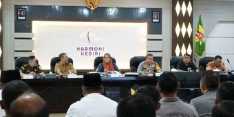 Arahan Pj Wali Kota Kediri saat Rapat Netralitas Aparatur Negara dalam Pemilu 2024