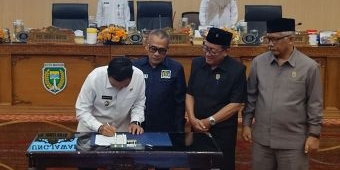  DPRD Kota Madiun Serahkan Rekomendasi LKPj 2025 ke Plt Walkot