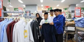 Jadi Orang Tua Asuh Sehari, Baznas dan Pemkot Kediri Ajak 33 Anak Yatim Belanja di Mall