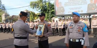 Kapolres Kediri Kota Pimpin Upacara PTDH In Absentia