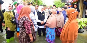 Khofifah Imbau Masyarakat Jawa Timur Waspada Cuaca Ekstrem dan Angin Kencang