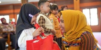 Dukung Akses Pendidikan yang Merata, Pemkot Mojokerto Bagikan Perlengkapan Sekolah Gratis
