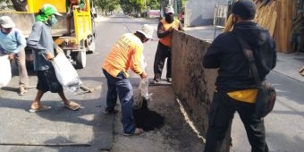 FOTO: Perbaikan Jalan dan Gorong-gorong di Jalan Pahlawan Lamongan
