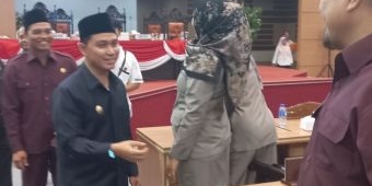 Wabup Mojokerto Hadiri Paripurna Penyampaian Nota Penjelasan 5 (Lima) Raperda Inisiatif DPRD