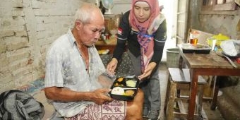 Pemkab Ngawi Salurkan Bantuan Permakanan dari Kemensos ke 2.200 Lansia dan Penyandang Disabilitas