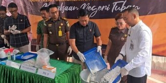 Kejari Tuban Musnahkan Barang Bukti 70 Perkara, Termasuk Sabu dan Ribuan Pil Terlarang