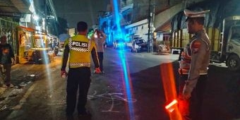 Pengendara Motor Tewas Tabrak Truk Tangki di Jalan Raya Krian