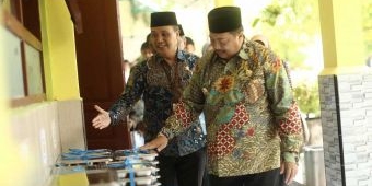 Bupati Jombang Tinjau Pelaksanaan MBG di SMPN 1 Sumobito