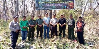 Cegah Kebakaran Hutan dan Lahan, Polsek Mlarak Pasang Peringatan