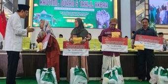 Mensos Serahkan Bantuan bagi Korban Tragedi Al-Khoziny Sidoarjo, Serukan Evaluasi Bangunan Pesantren