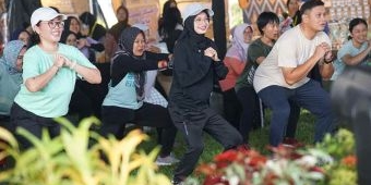 Ikut Olahraga Strong Nation di Finfest 2025, Vinanda Prameswati Apresiasi OJK Kediri