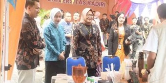 Hadir di Acara Wisuda Universitas Kadiri, Vinanda: Ciptakan Lapangan Kerja, Jangan Berhenti Belajar
