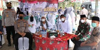 Bupati Fauzi Tinjau Langsung Pelaksanaan Vaksinasi di Dua Pondok Pesantren