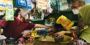 Pantau Pelaksanaan Minyak Goreng Satu Harga, Disperindag Mojokerto Sidak ke Pasar Tradisional