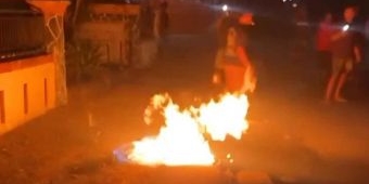 Dua Pelaku Curanmor di Jombang Dihajar Warga Setelah Diintai Beberapa Jam