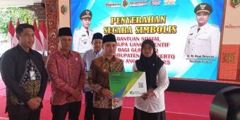 Bupati Mojokerto Salurkan Insentif untuk Guru TPQ