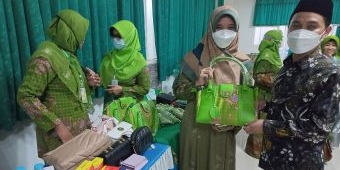 Ketua Dekranasda Mojokerto Dukung Pengembangan Produk UMKM Muslimat