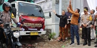 Kapolres dan Ketua KPU Kota Batu Berangkatkan Truk Distribusi Logistik Pilkada 2024