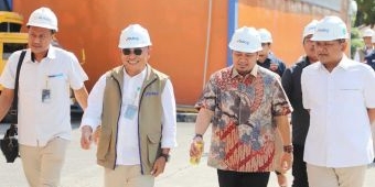 Pastikan Stok Pangan Aman, Anggota Komisi III DPR RI Tinjau Gudang Bulog di Nganjuk