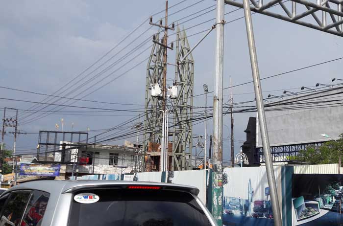 Bangunan Landmark di Bundaran Sentolang. foto: syuhud/bangsaonline