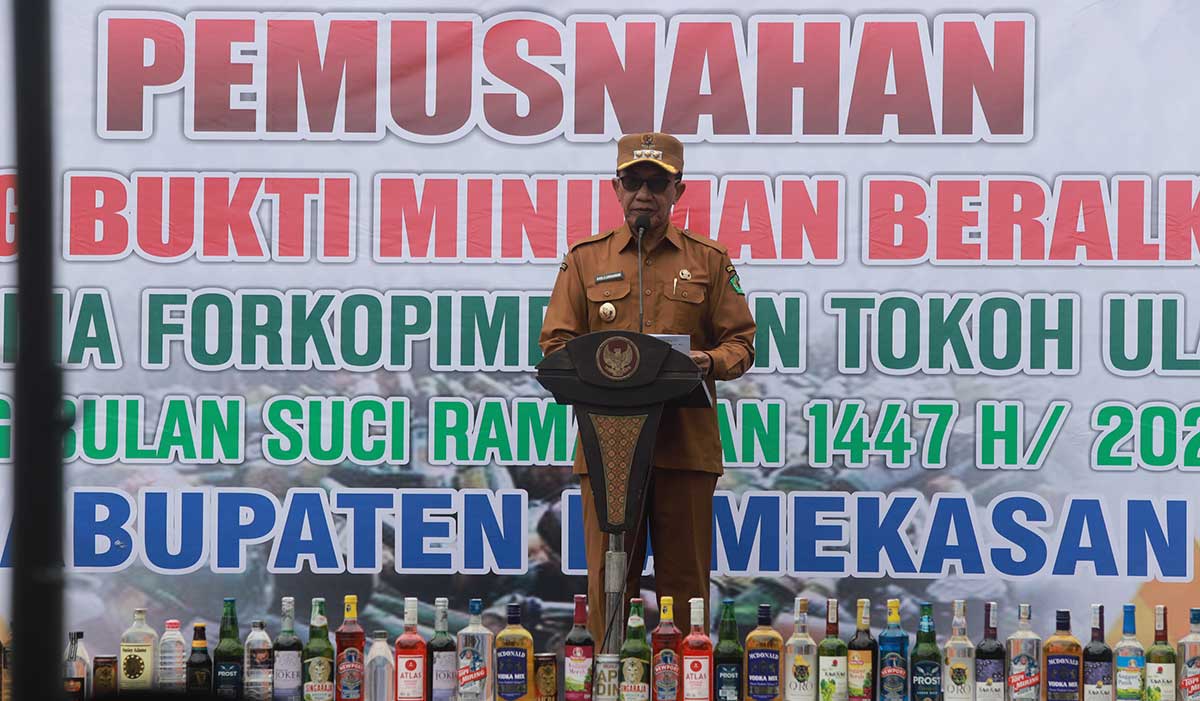 Bupati Pamekasan saat memberi sambutan.