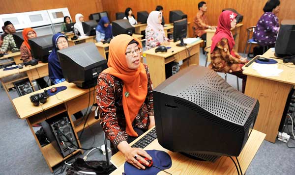 Uji Kompetensi Guru Online. foto: ilustrasi (kompas.com)