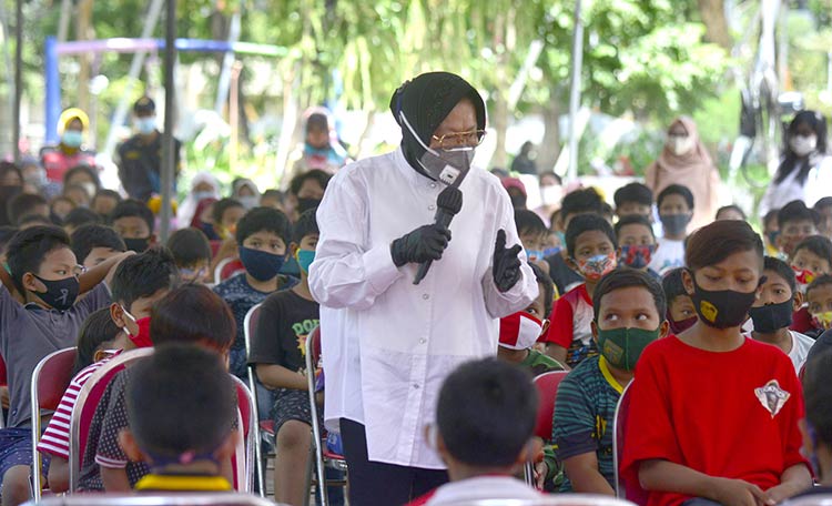 Kuatkan Tekad Anak-Anak Rusun Penjaringan Sari, Risma Beberkan Kiat-Kiat Suksesnya
