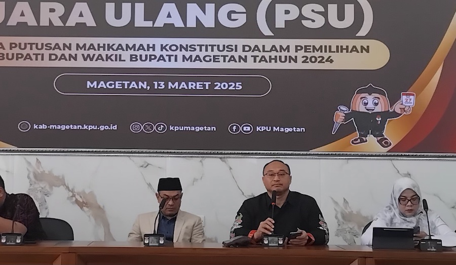 Sosialisasi PSU di Aula KPU Magetan. Foto: Hendro Suhartono/BANGSAONLINE