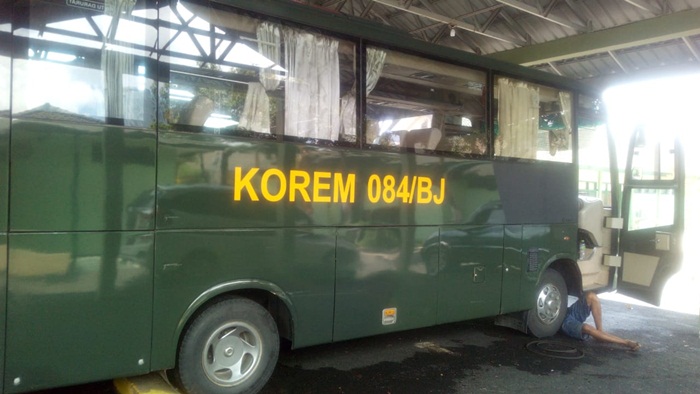 Salah satu randis yang sedang diservis oleh mekanik.