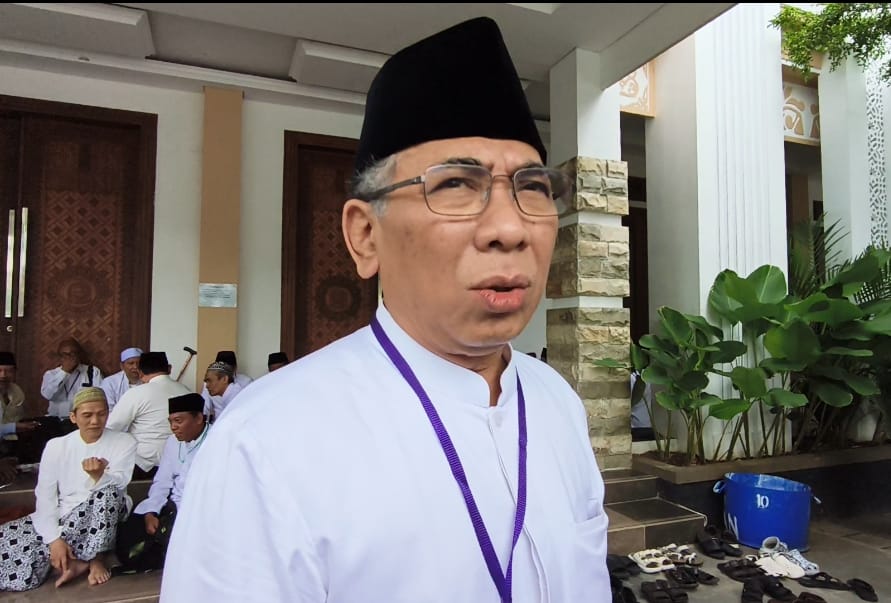 Yahya Cholil Staquf saat ditemui awak media. Foto: Muji Harjita/BANGSAONLINE