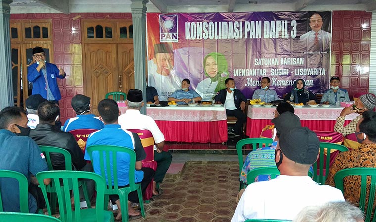 DPD PAN Ponorogo saat menggelar konsolidasi bersama kader dan simpatisan Dapil III Ponorogo.