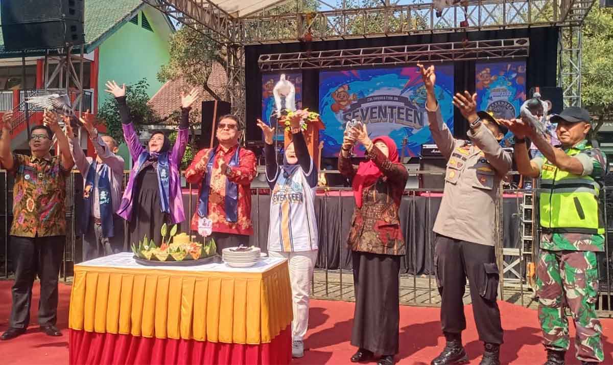 Perayaan HUT ke-17 SMKN 2 Singosari.