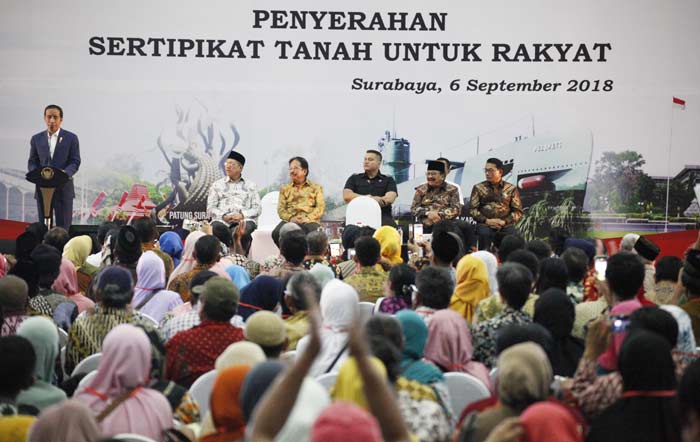 Presiden Joko Widodo saat memberikan sambutannya dalam acara Penyerahan Sertifikat Tanah Untuk Rakyat di JX International  Convention  Exhibition, Kamis (6/9) sore.