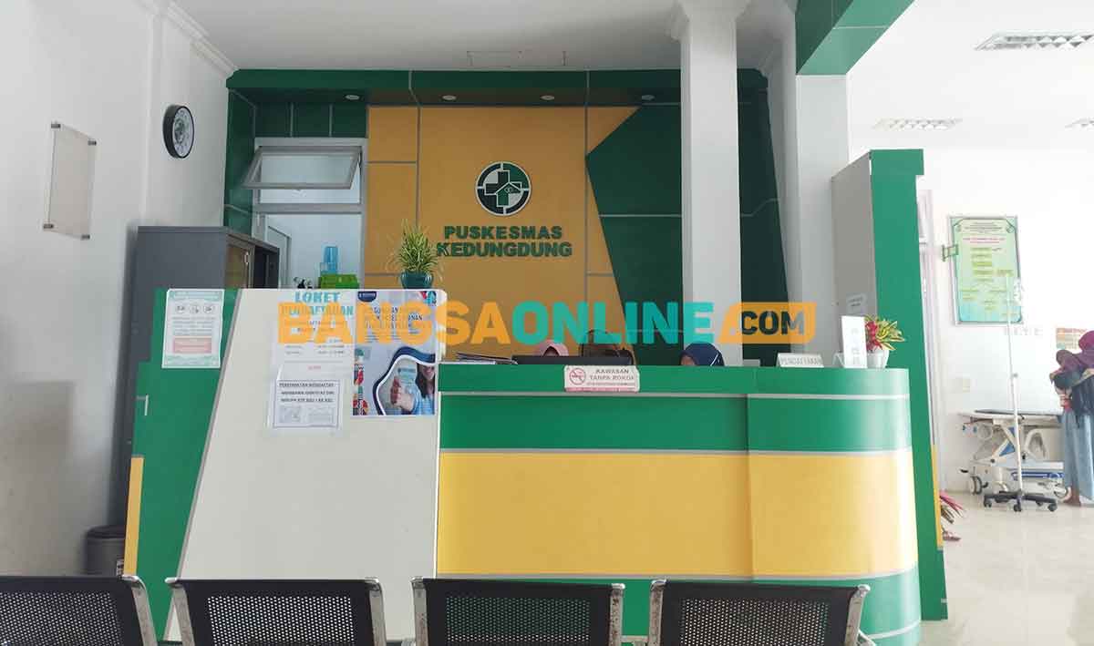 Loket pendaftaran di Puskesmas Kedungdung. Foto: MUTAMMIM/BANGSAONLINE
