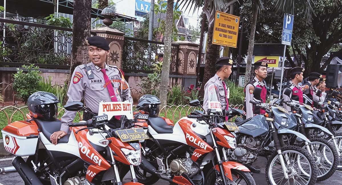 Personel Polres Batu yang diterjunkan dalam Operasi Pekat Semeru 2026.