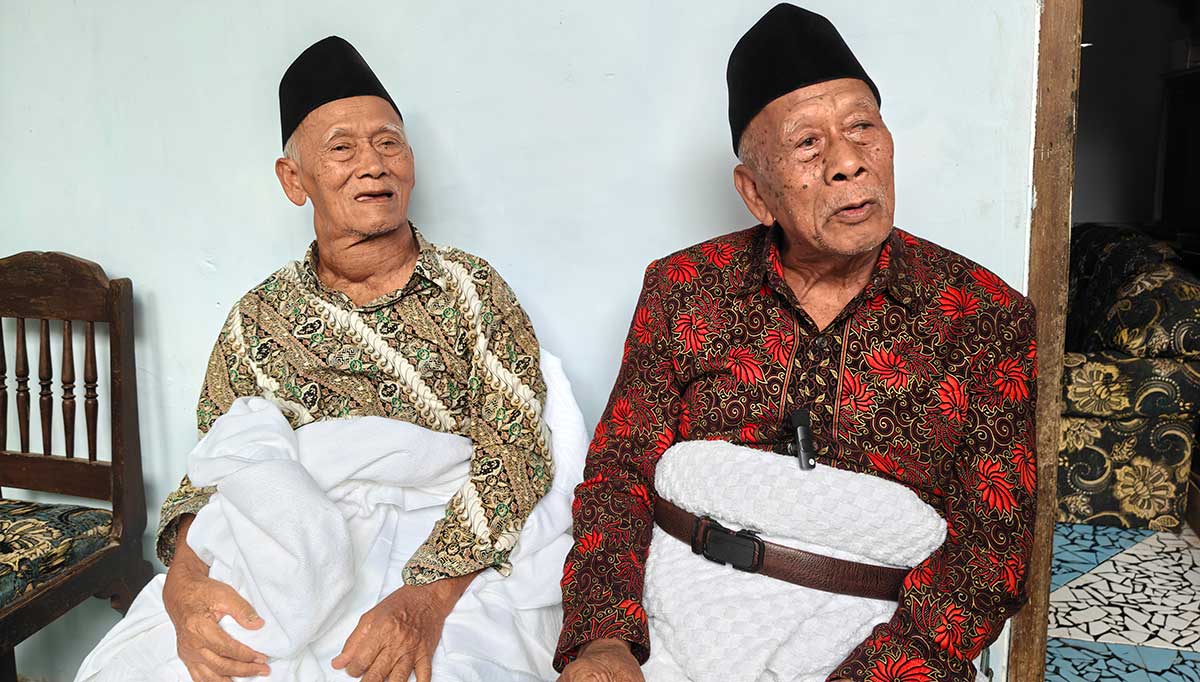 Kakak beradik yang menjadi jamaah haji tertua dari Kota Blitar pada tahun ini.