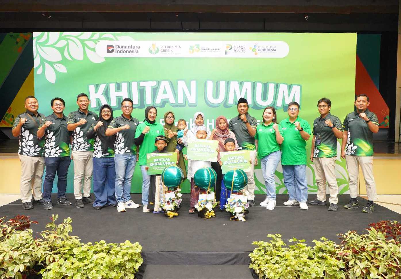 Libur Sekolah, Ratusan Anak Ikuti Khitanan Gratis yang Digelar Petrokimia Gresik 