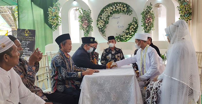 Suasana pernikahan di Tuban.