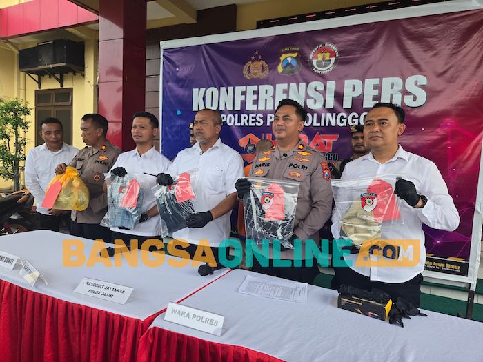 Polres Probolinggo bersama Tim Jatanras Polda Jatim saat rilis pers kasus pembunuhan wanita di Banyuanyar. Foto: Andi Sirajudin/BANGSAONLINE