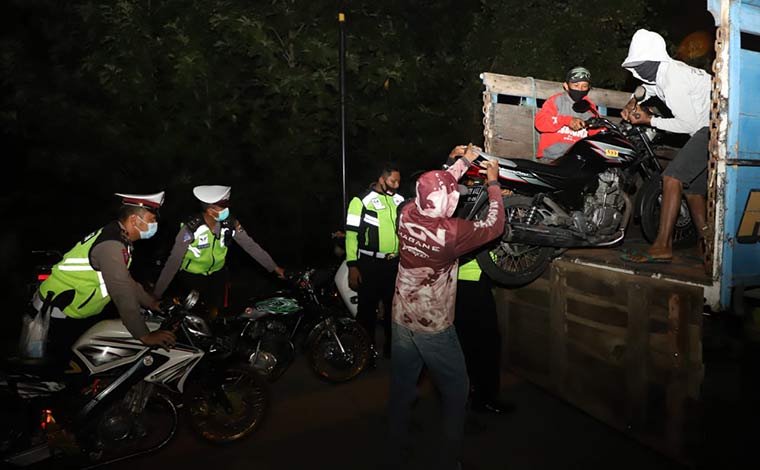 Kapolres Minta Orang Tuanya Jemput, 84 Pemotor Diamankan dalam Balap Liar Lengkong-Trowulan