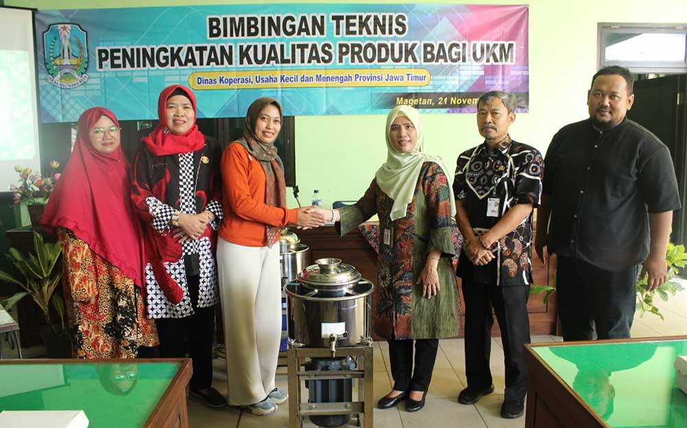 Tingkatkan Skill, Diskop dan UKM Jatim Gelar Bimtek dan Sebar Alat Penunjang Usaha di 4 Kabupaten