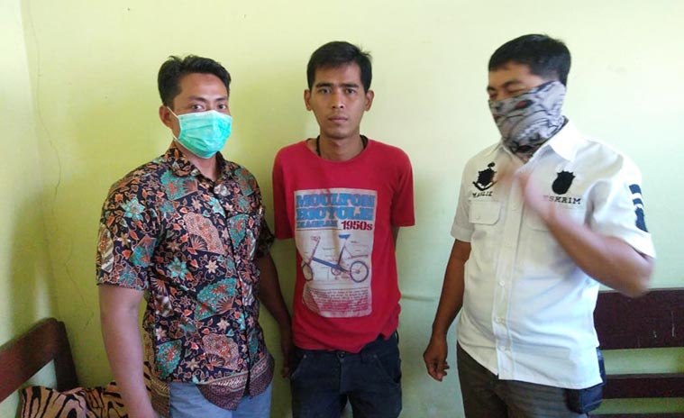 Tersangka penyalahgunaan narkoba saat berada di Polsek Tlanakan.