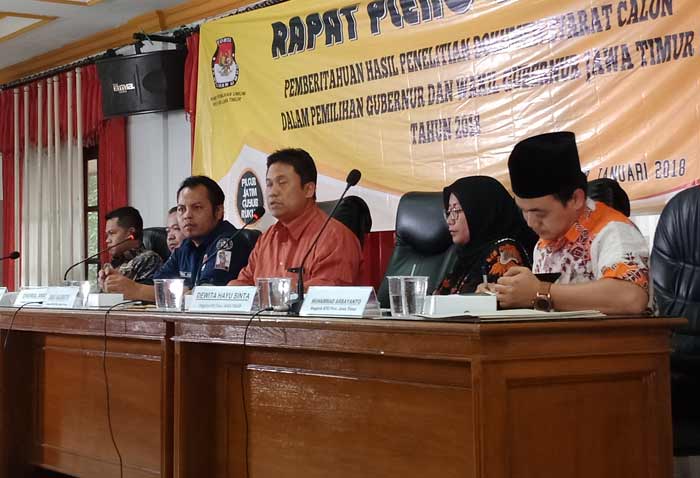 Para Komisioner KPU Jawa Timur.