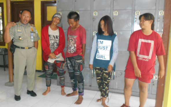 4 Anjal yang diamankan Satpol PP Lamongan.