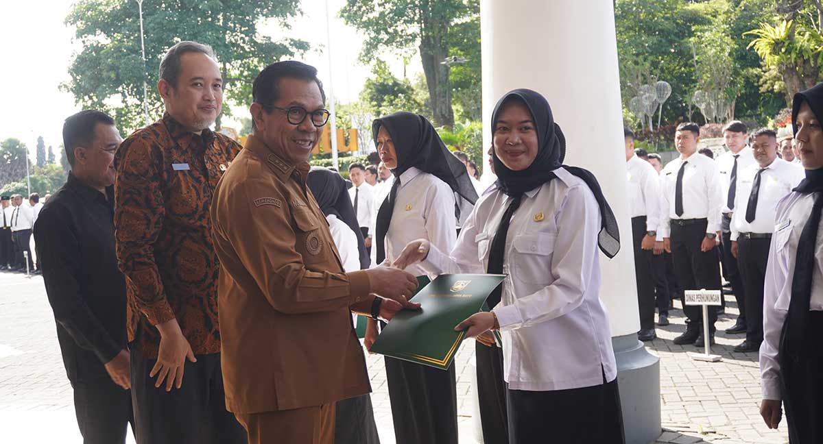 Pemkot Batu Serahkan SK PPPK Paruh Waktu ke 1.233 Pegawai