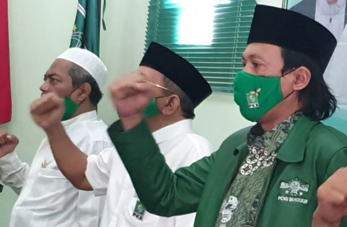 Dari kanan: Ketua PCNU Bangkalan KH. Makki Nasir,  Wakil Ketua Dewan Syuro DPW PKB Jatim KH Syafi