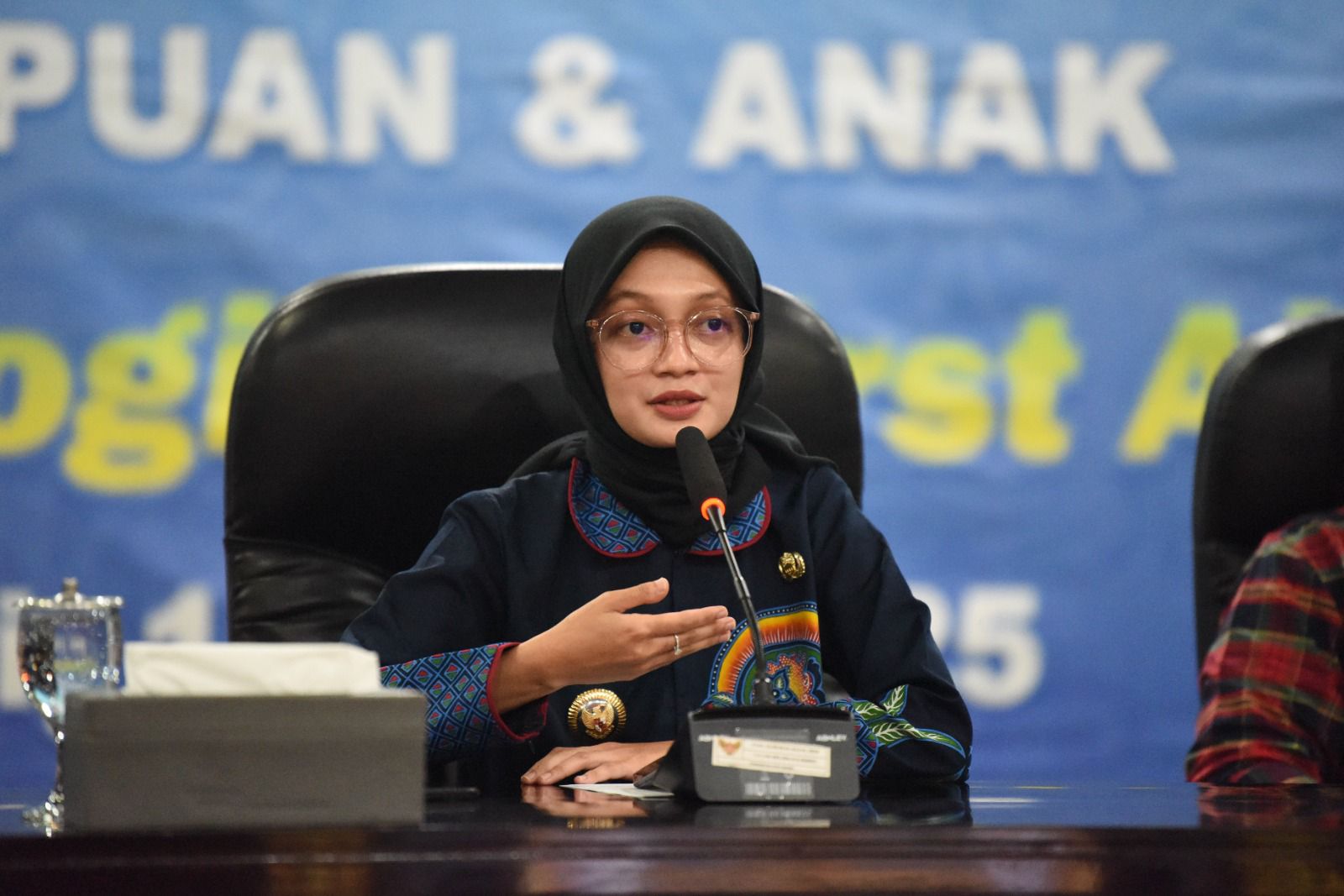 Wali Kota Kediri, Vinanda Prameswati saat memberi arahan