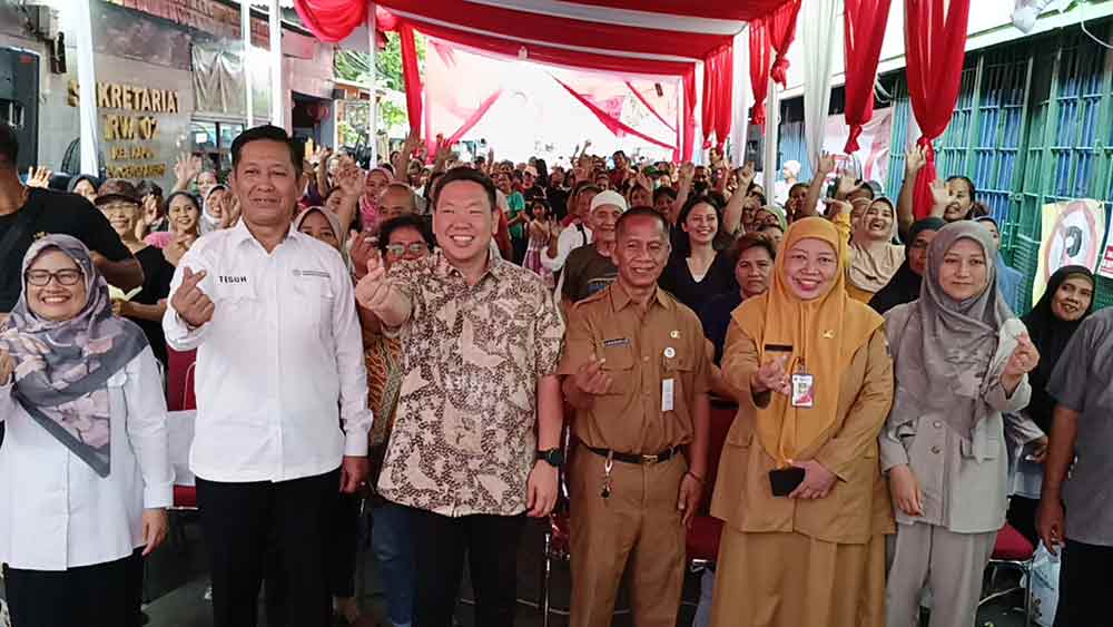 Perwakilan BKKBN bersama Komisi IX DPR RI saat foto bersama setelah kegiatan sosialisasi. (Ist)